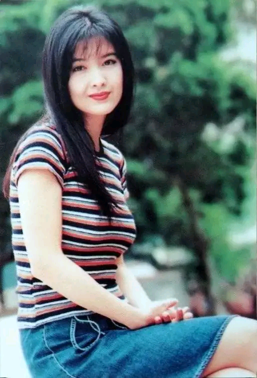 周慧敏 