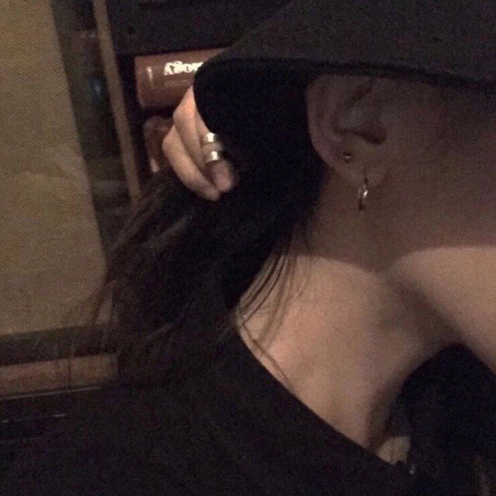真人不露脸女头像ヽ(*з"*)啾咪