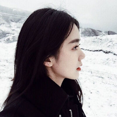 闺蜜头像 姬头 侧脸 雪山 黑长直 耳钉