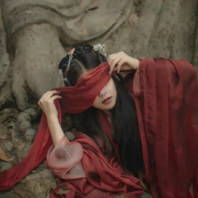 古风头像.拿图自觉 .真人女