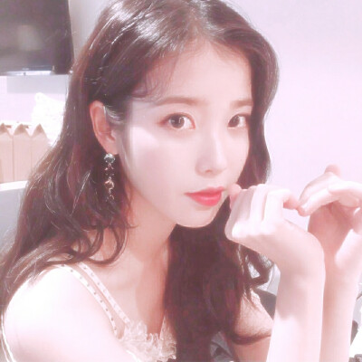 iu 马尾