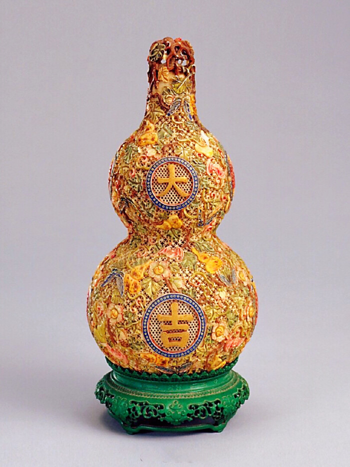 清乾隆 象牙雕花大吉葫芦 葫芦瓶瓶的一种式样,因形似葫芦而得名.