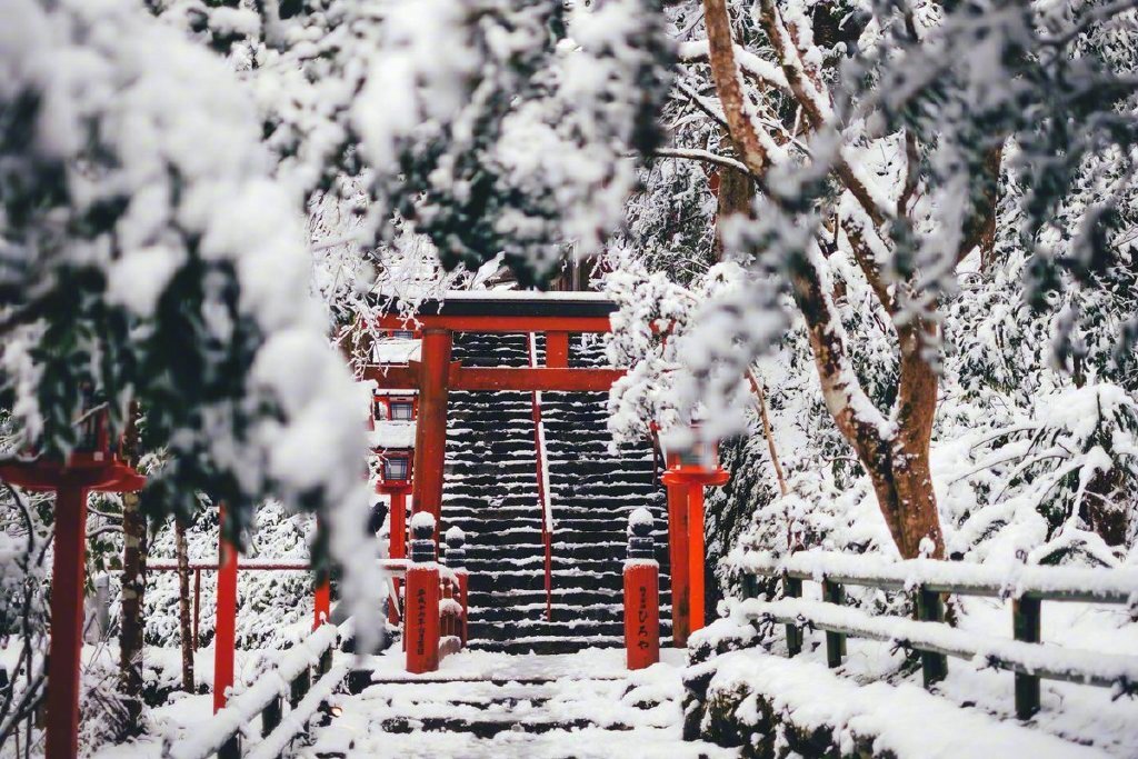 大雪中的神社- _tuck4 - 堆糖,美图壁纸兴趣社区