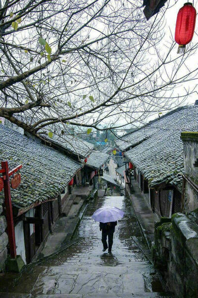 江南雨巷油纸伞美女