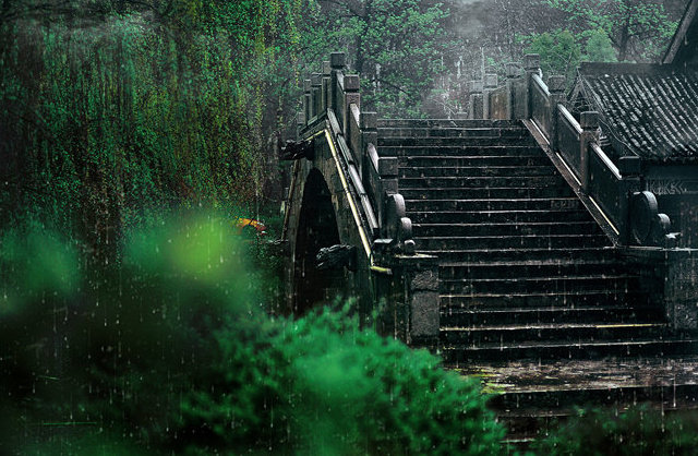 江南雨古巷韵绸缪油纸伞中凝怨黛丁香花下湿清眸幽梦一帘收