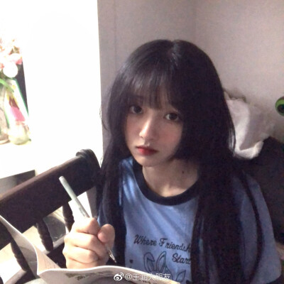 weibo@王涵大朋友(个人觉得是一个甜丧系小仙女)