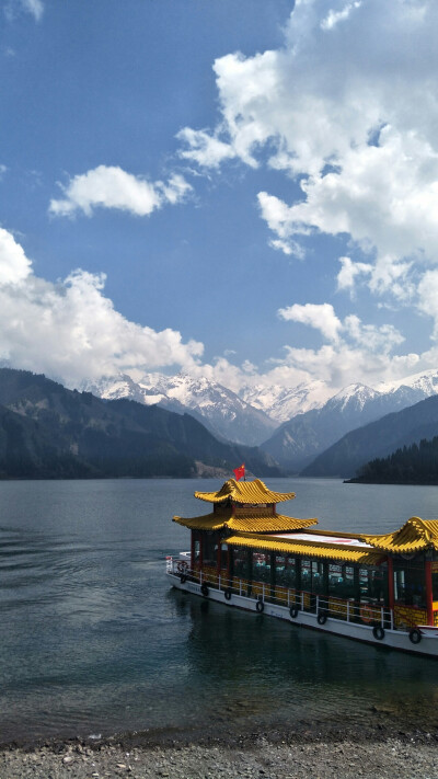 大美新疆民风淳朴,沿途风景扣人心弦,更有旅途中的惊喜,让人增加旅行