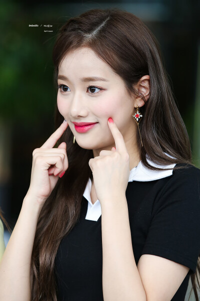 韩国女团april李娜恩高清手机壁纸