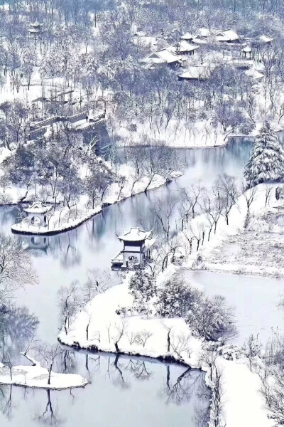 雪霏霏