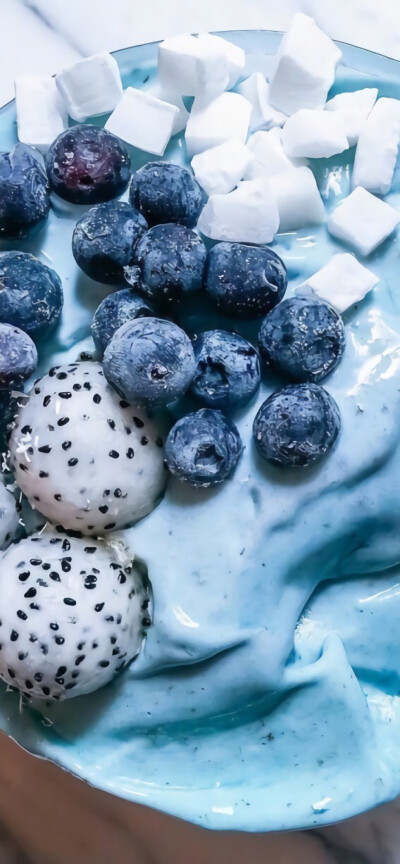 凉凉的冰激凌加上冷色调的蓝色双倍暴击 美食水果系列壁纸