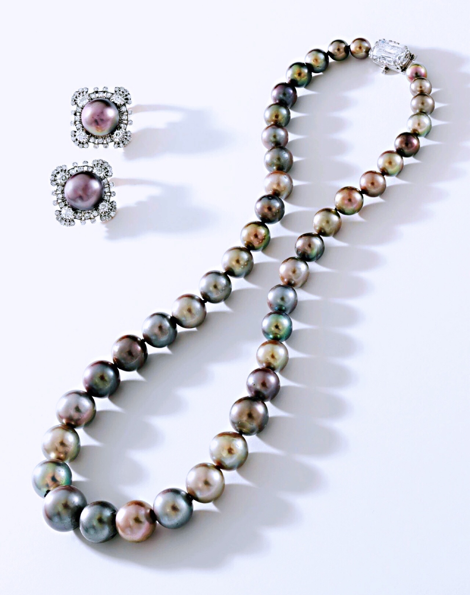 天然珍珠配钻石项链卡地亚伦敦(cartier london)及天然珍珠配钻石耳环
