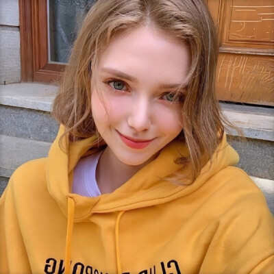 98年德国女孩 在韩国做模特 chloe 简直就是真人芭比呀