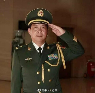 他是感动中国人物,一条手臂从士兵做到少将!