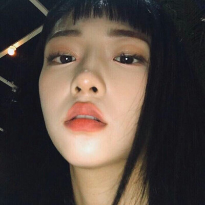 自拍女头像