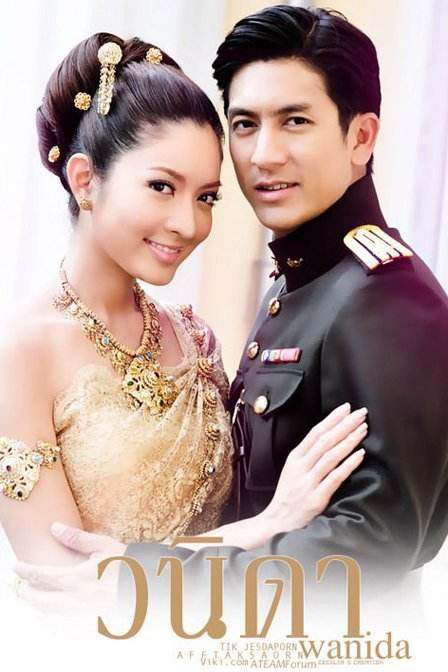 《一诺倾情》是泰国lakornthai制作公司出品的电视剧,于2010年8月23日