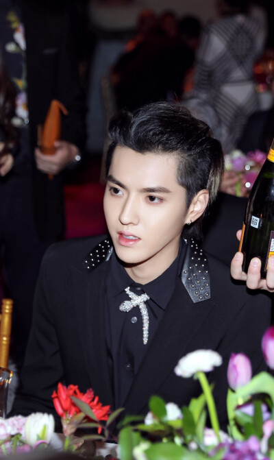 吴亦凡 kriswu 高清 手机壁纸 天神 神颜