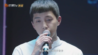 壁纸范世琦