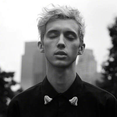 troye sivan.黑白