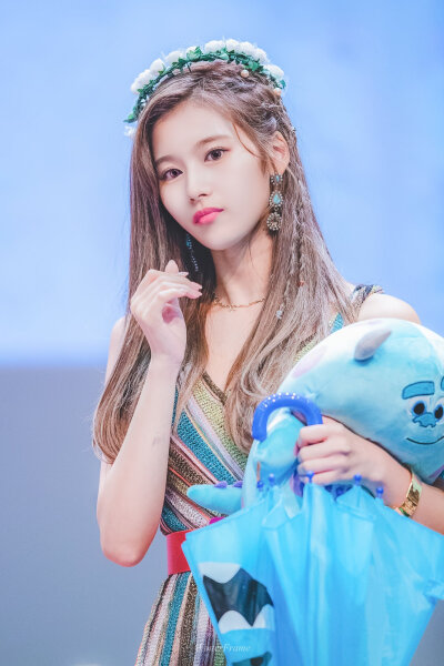 twice凑崎纱夏sana