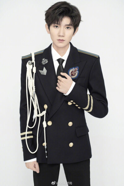 tfboys 六周年写真#王俊凯易烊千玺王源 合体制服写真,曾经的少年