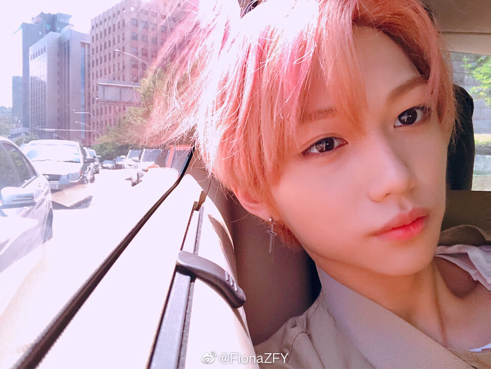 李龙馥 felix stray kids 头像 dtkk