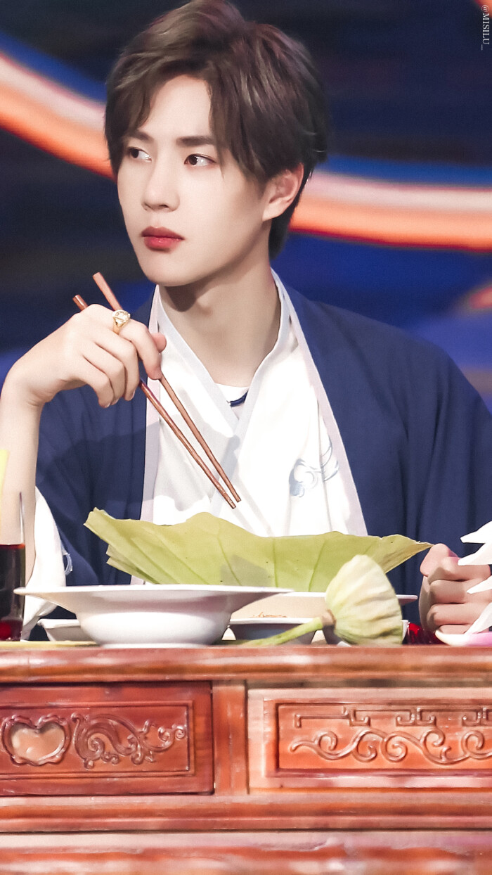 食乜嘢 \/\/ 王一博