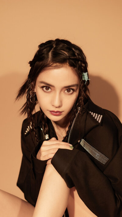 杨颖高清无水印壁纸