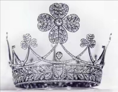 这顶王冠是德皇威廉二世1906年为纪念他与妻子奥古斯特·维多利亚皇后