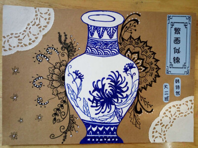 线描青花瓷瓶