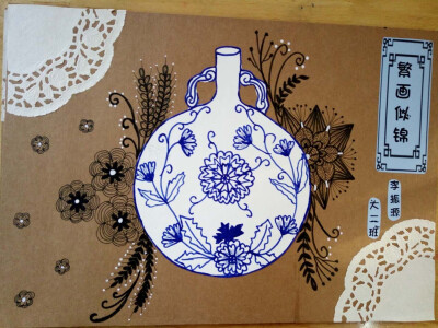 线描青花瓷瓶