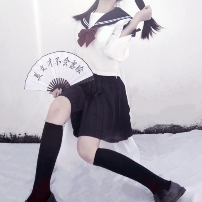 快手:美女才不会露脸今天到这里为止穿jk制服的都是她!
