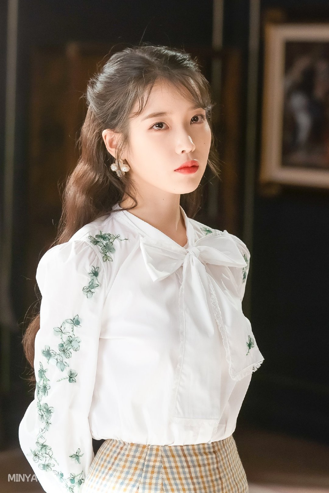 iu(饰张满月)