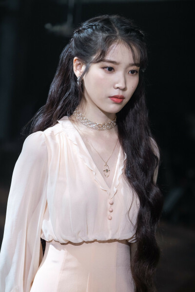 iu《德鲁纳酒店》