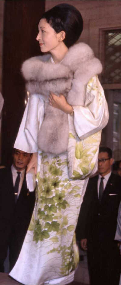 年轻时候的日本美智子上皇后