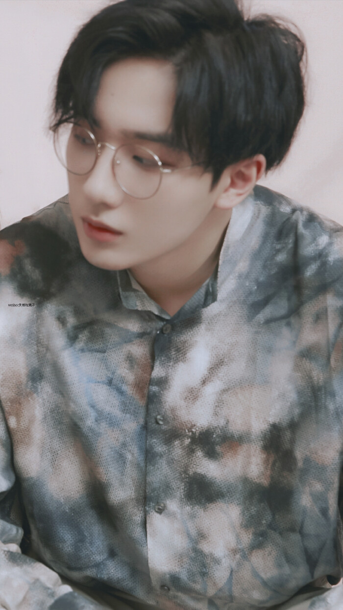 李宏毅/春花秋月宣传照/精修壁纸 微博:兲蝎琉璃子