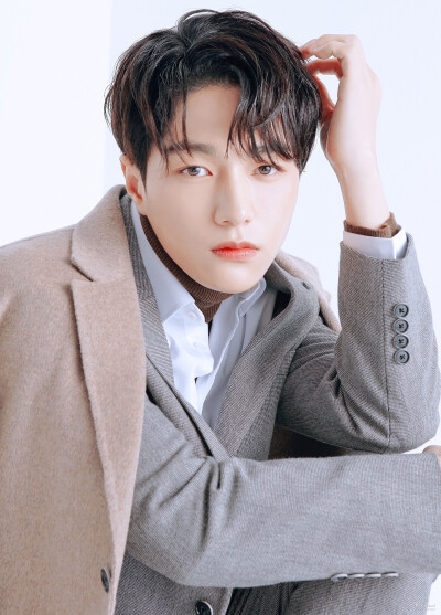 [cp]icfs 图片∞2019 star1 10月号#金明洙[超话 饭修高清扫图8p