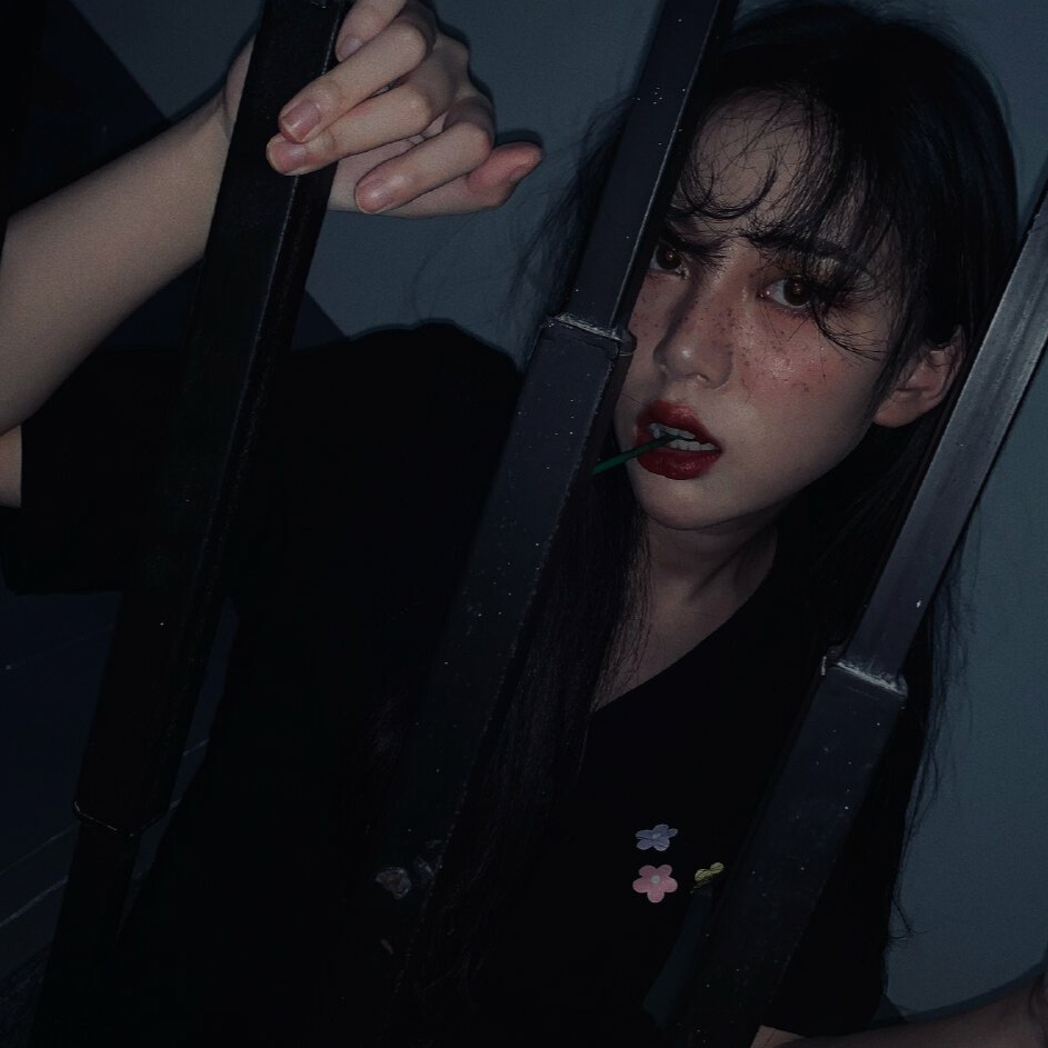 丧系黑暗少女头像
