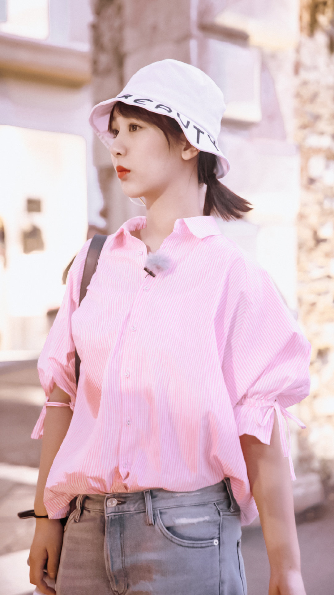 杨紫衣品越来越好了，身穿白色连衣裙亮相，简约却很有少女感_鱼司辰YuSiChen_新浪博客