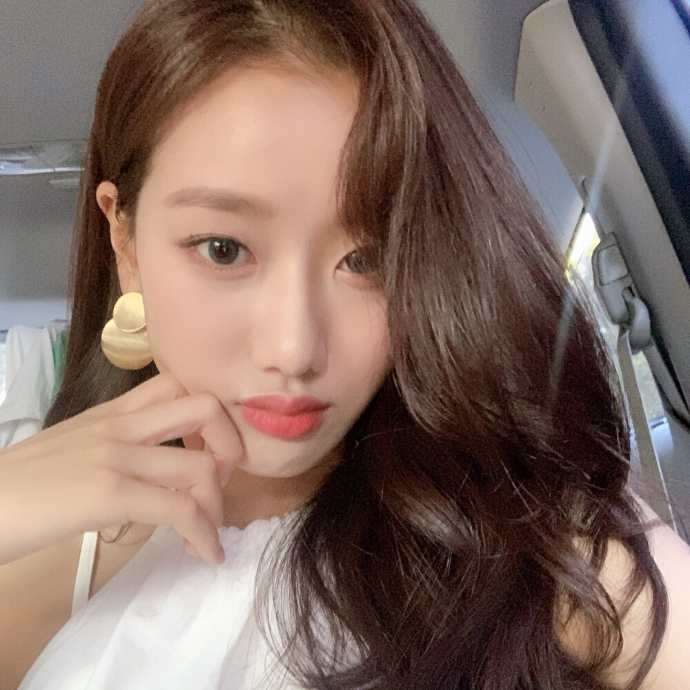 李娜恩 