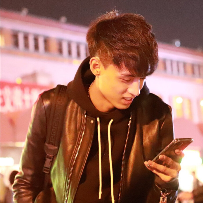 好帅的秦霄贤