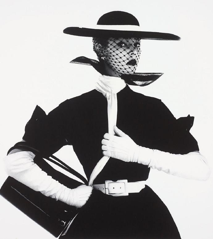 美国超模简·帕切特(jean patchett)由摄影师欧文·佩恩(irving penn)