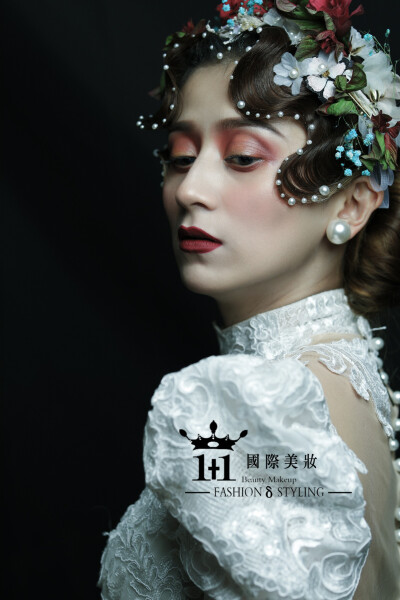 中国国家一级化妆造型师白占胜2019晚宴造型