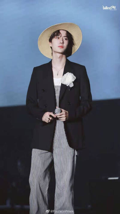 王一博陈情令演唱会古装男神帅哥壁纸明星偶像可爱头像天天向上/有翡
