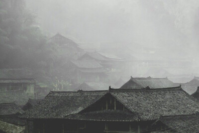 南朝四百八十寺,多少楼台烟雨中.