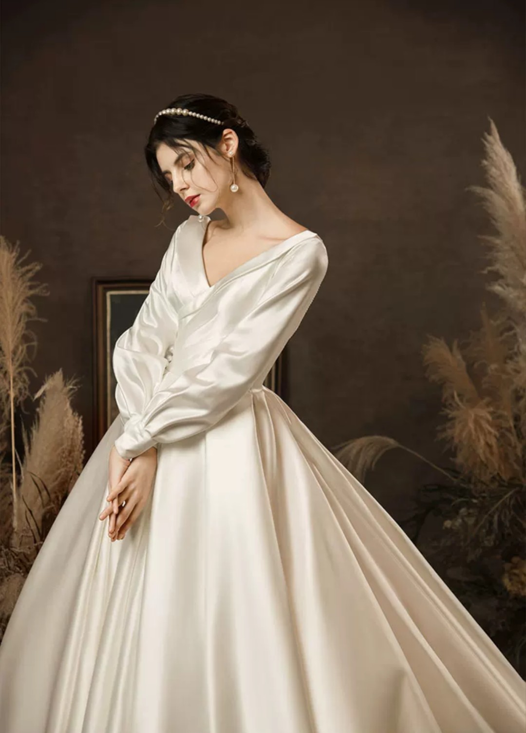 奢华性感系列来自意大利婚纱品牌Corona Borealis