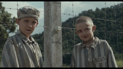 the boy in the striped pajamas 穿条纹睡衣的男孩