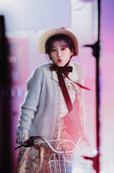 iu blueming cr·蜜桃心动日记