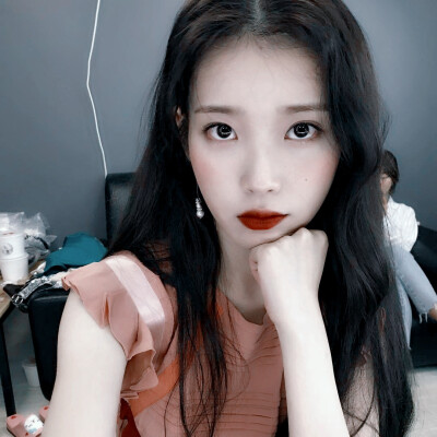 李知恩头像无滤镜