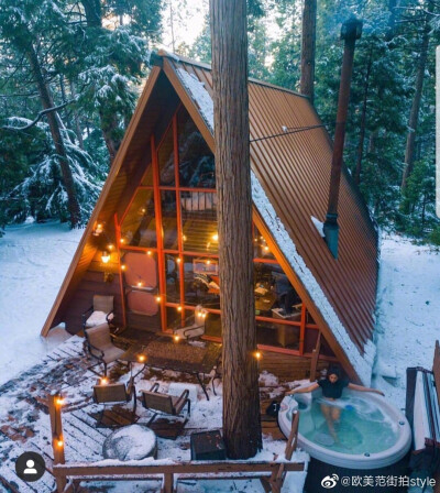 lns 在冬天森林里的童话小屋.