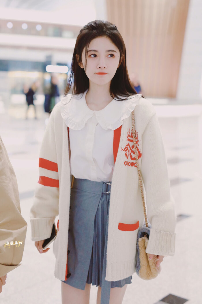 鞠婧祎.机场